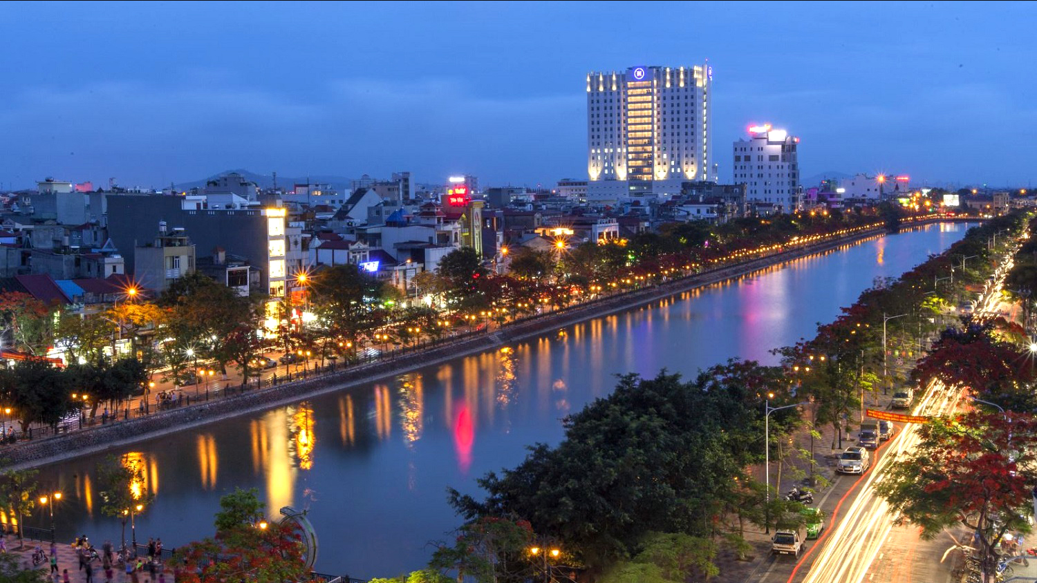 Tuyến đường phố Nguyễn Đức Cảnh bên hồ Tam Bạc (Hải Phòng) giá đất được điều chỉnh tăng lên thành 160 triệu đồng/m2.